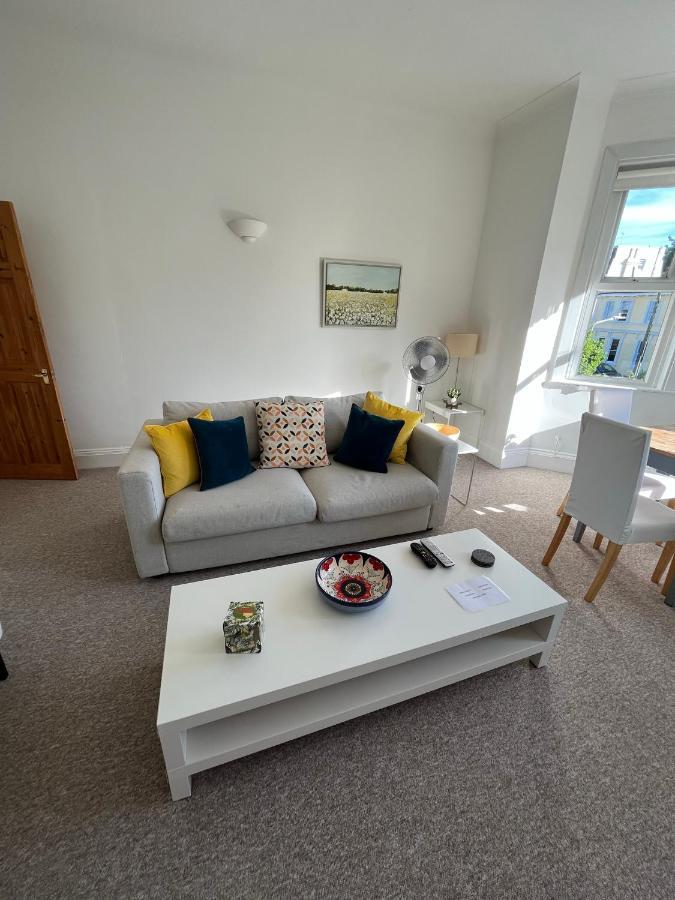 Tree Tops Apartment In Tunbridge Wells Ngoại thất bức ảnh